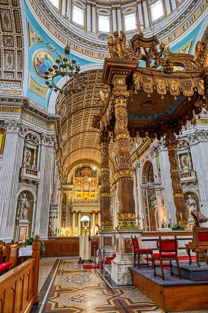 Basiliek Heiligen Agatha Barbara hdr rooms katholiek kerk Oudenbosch kerkfotografie religie religion bedevaart pelerinage kathedraal pelgrimage saint cathedrale cathedral basiliek basilique basilica